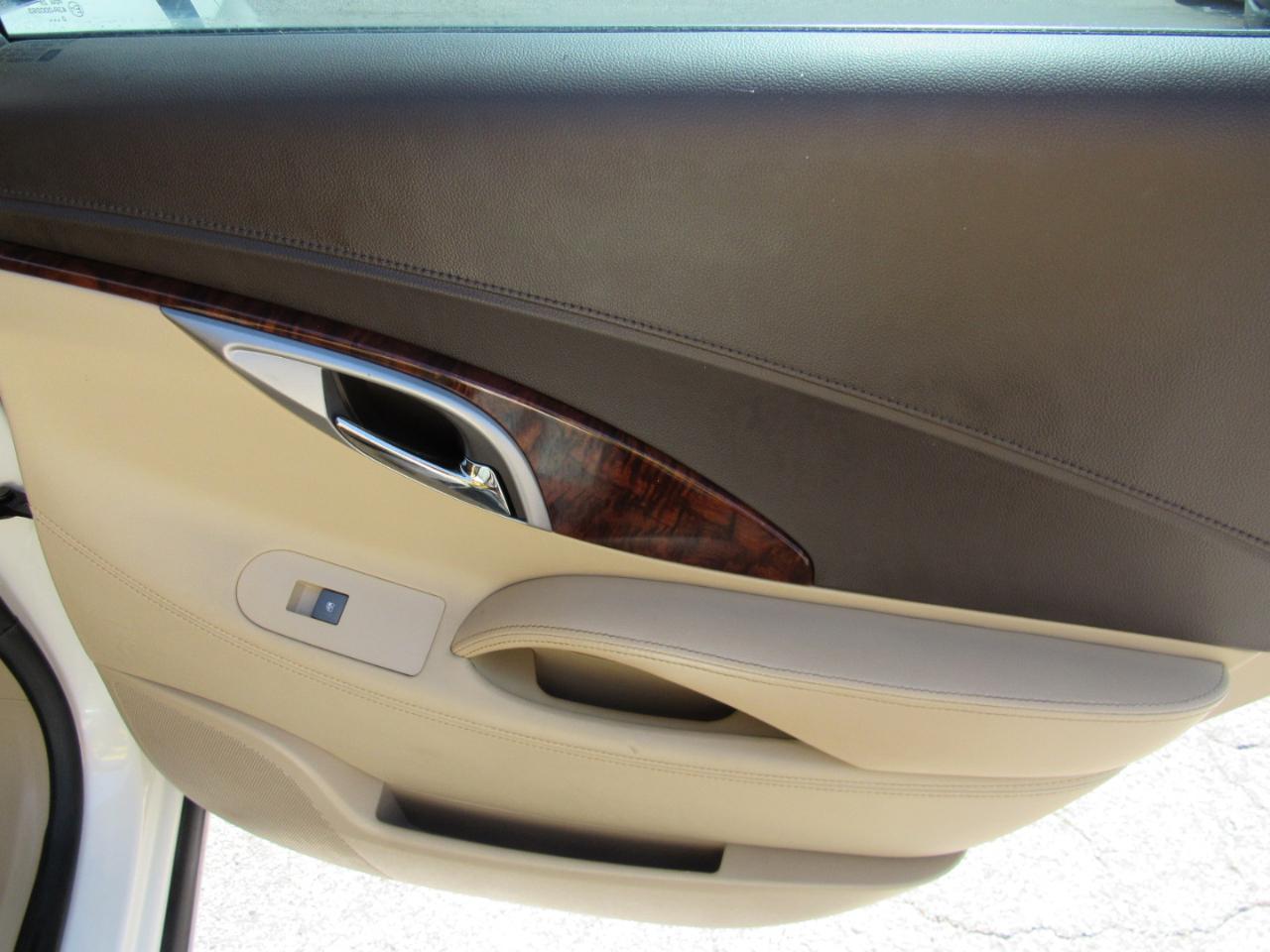 Buick LaCrosse  2011