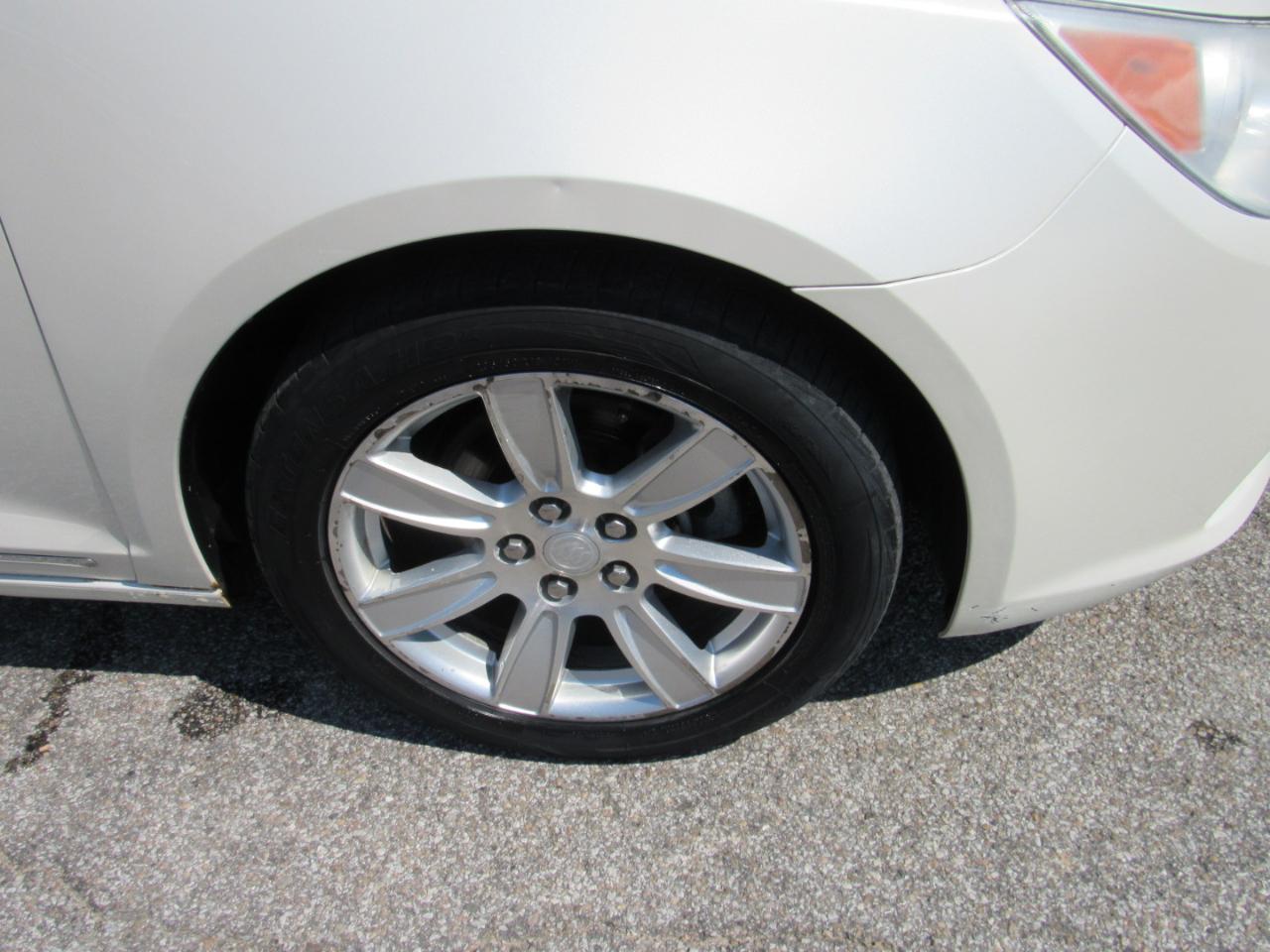 Buick LaCrosse  2011