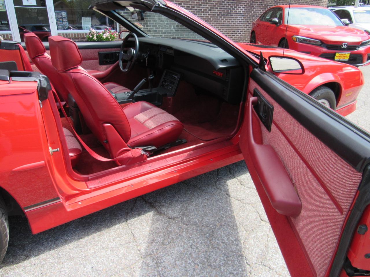 Chevrolet Camaro IROC Z convertible 1989