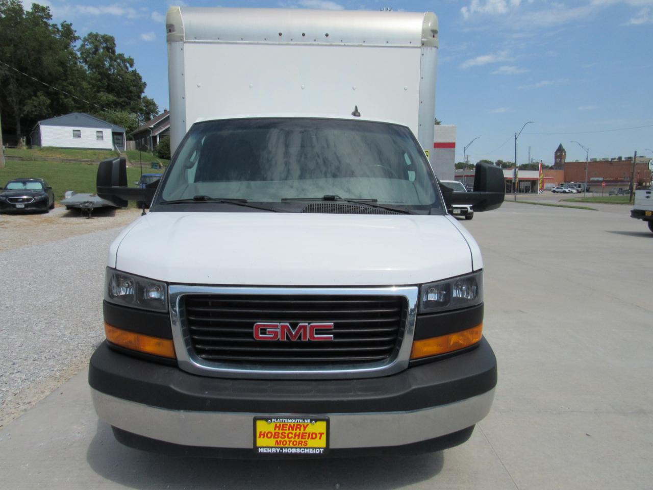 GMC Savana Commercial Cutaway 3500 Van 177" 2022