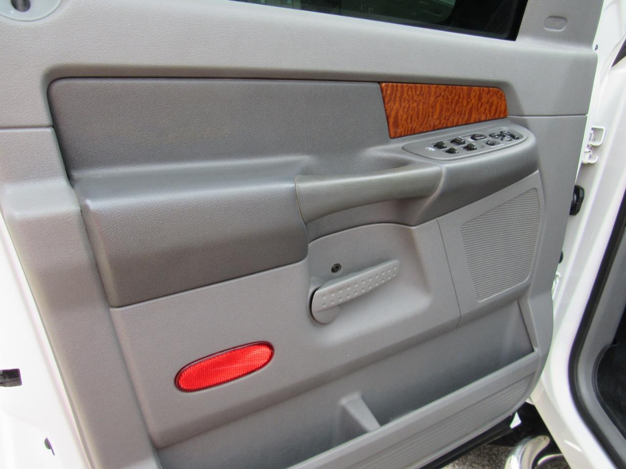 Dodge Ram 3500 SLT Quad Cab 4WD 2006