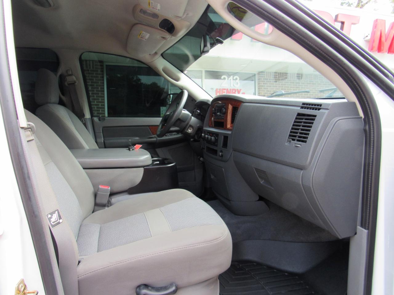 Dodge Ram 3500 SLT Quad Cab 4WD 2006