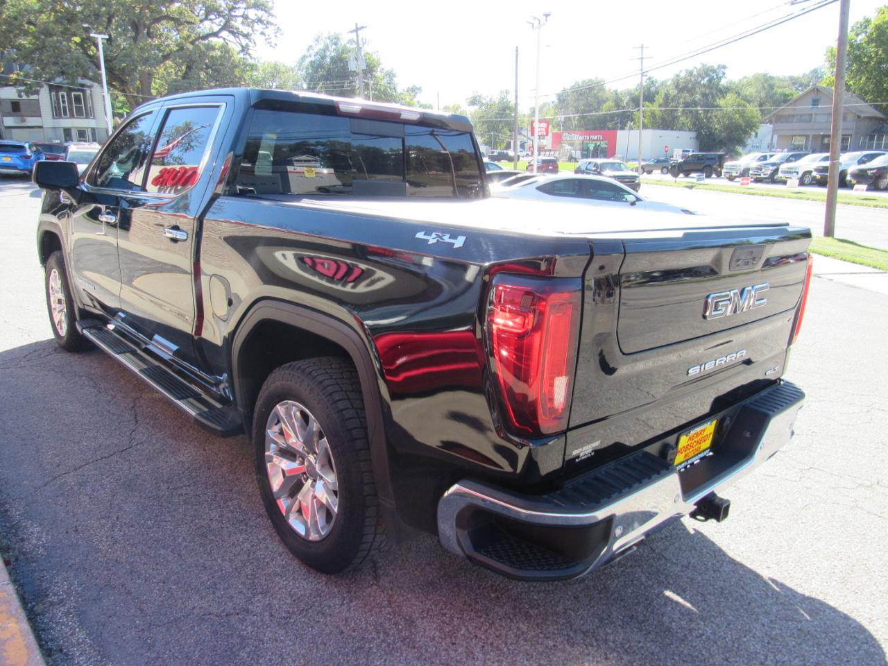 GMC Sierra 1500 SLT Crew Cab 4WD 2020