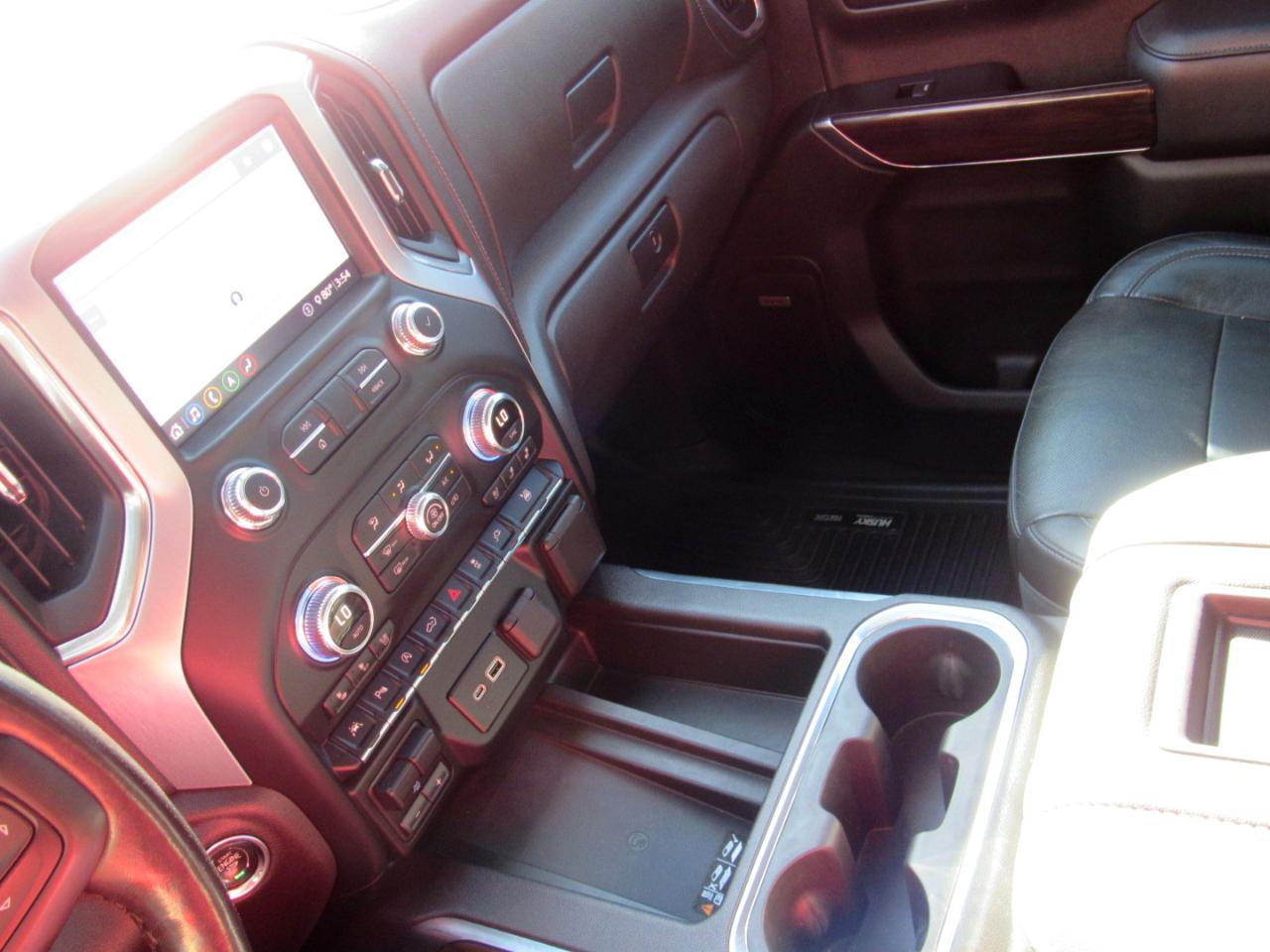 GMC Sierra 1500 SLT Crew Cab 4WD 2020