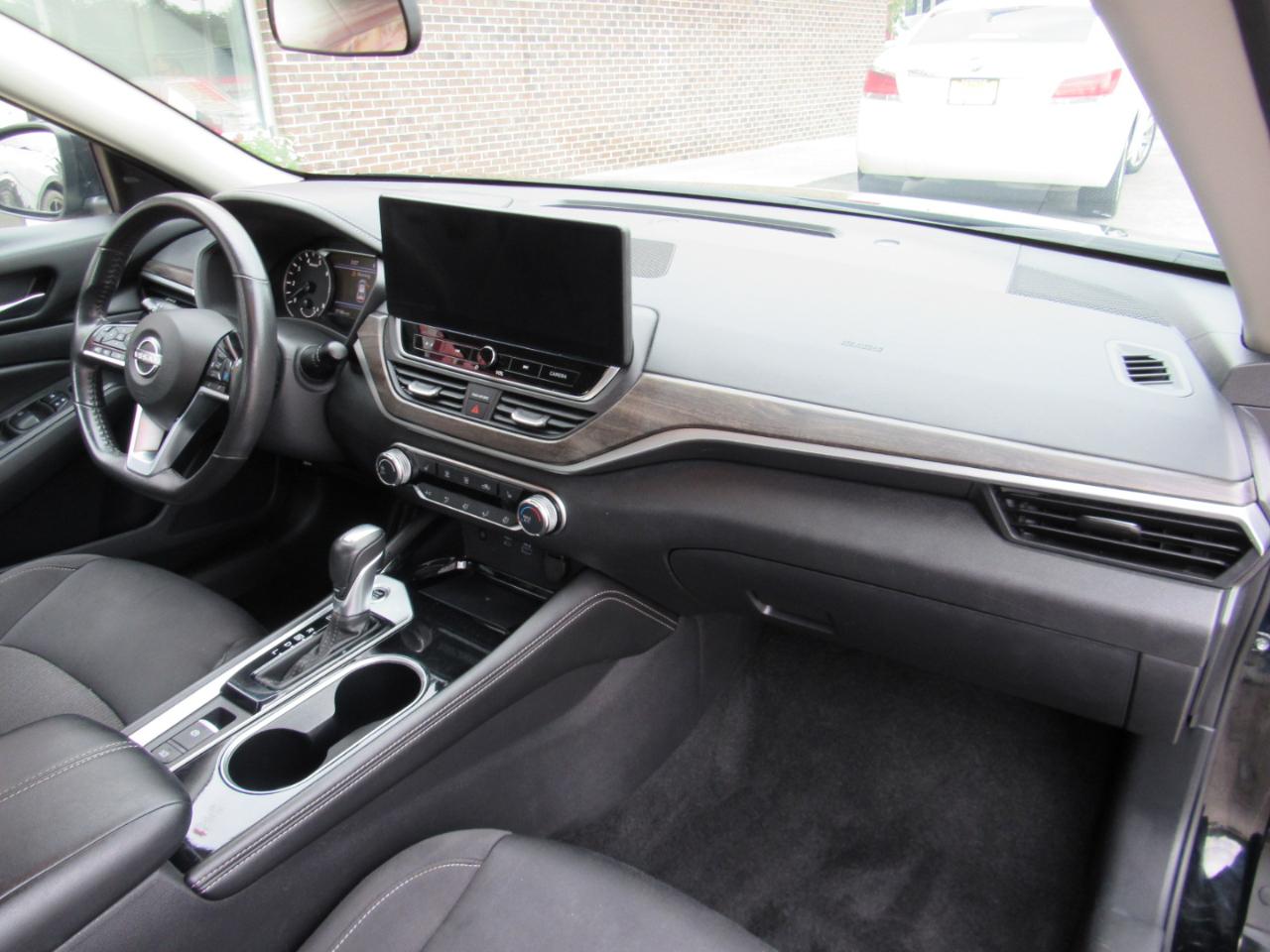 Nissan Altima 2.5 SV 2024