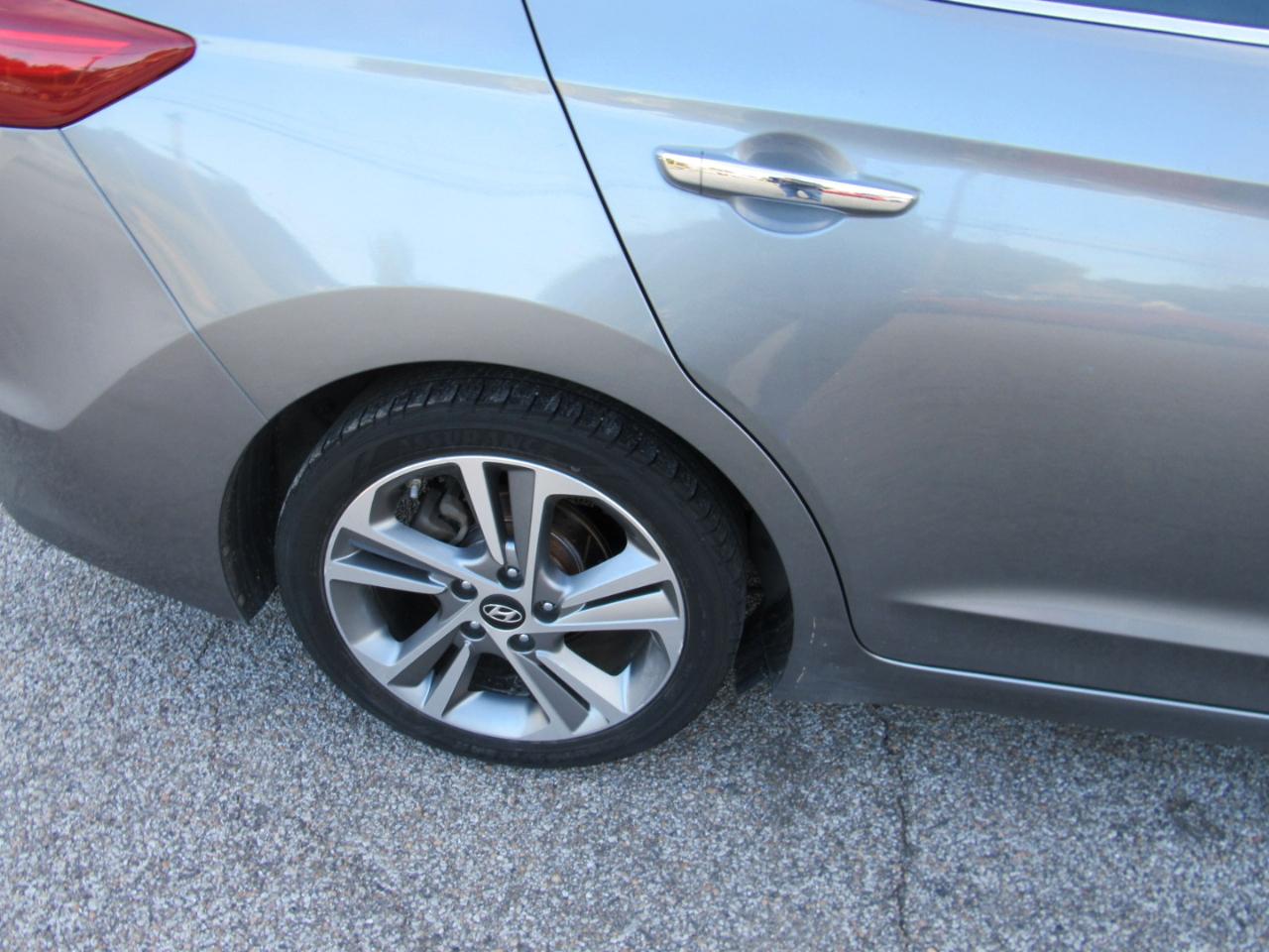 Hyundai Elantra Limited 2.0L Auto (Ulsan) 2017