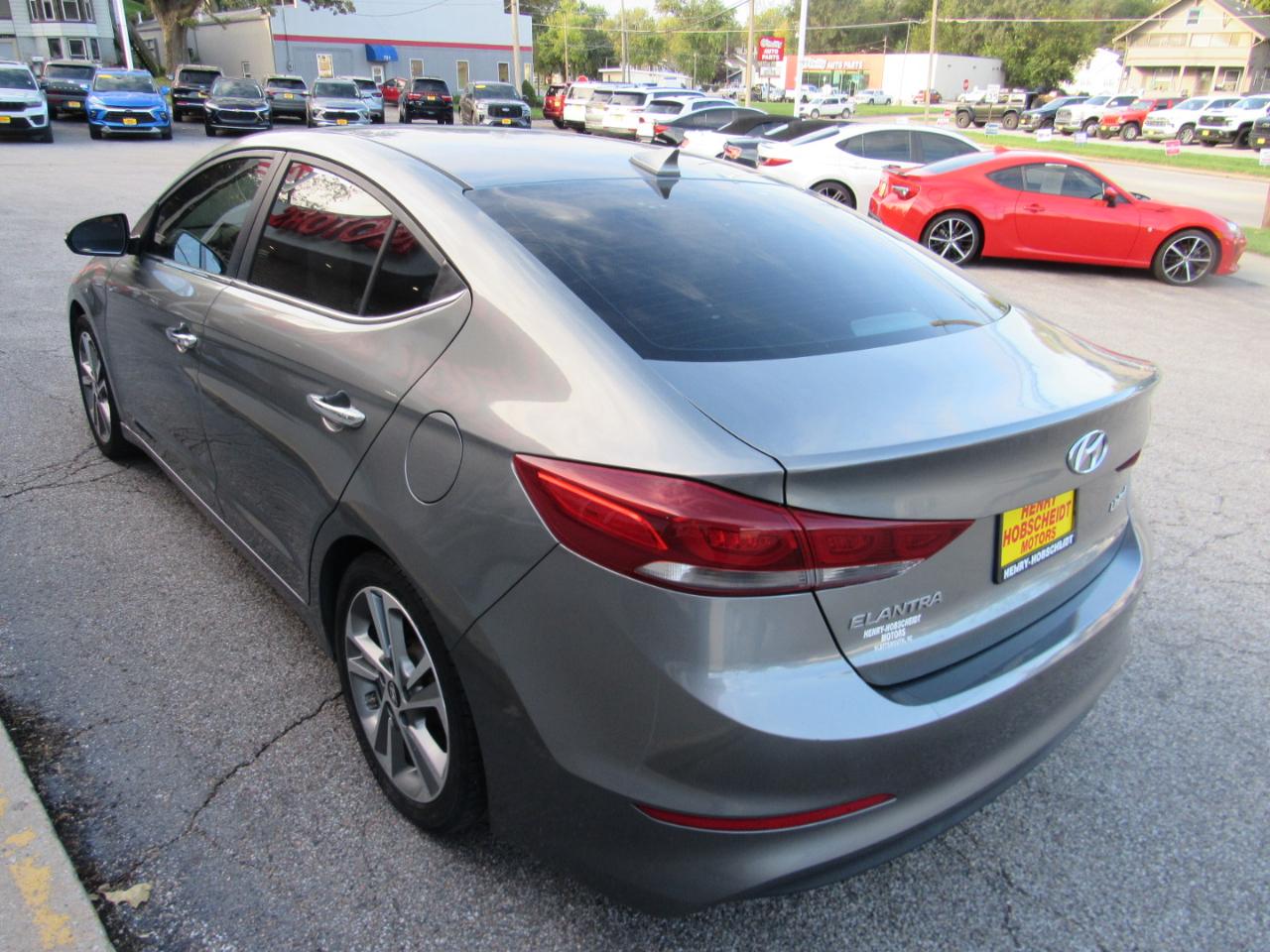 Hyundai Elantra Limited 2.0L Auto (Ulsan) 2017