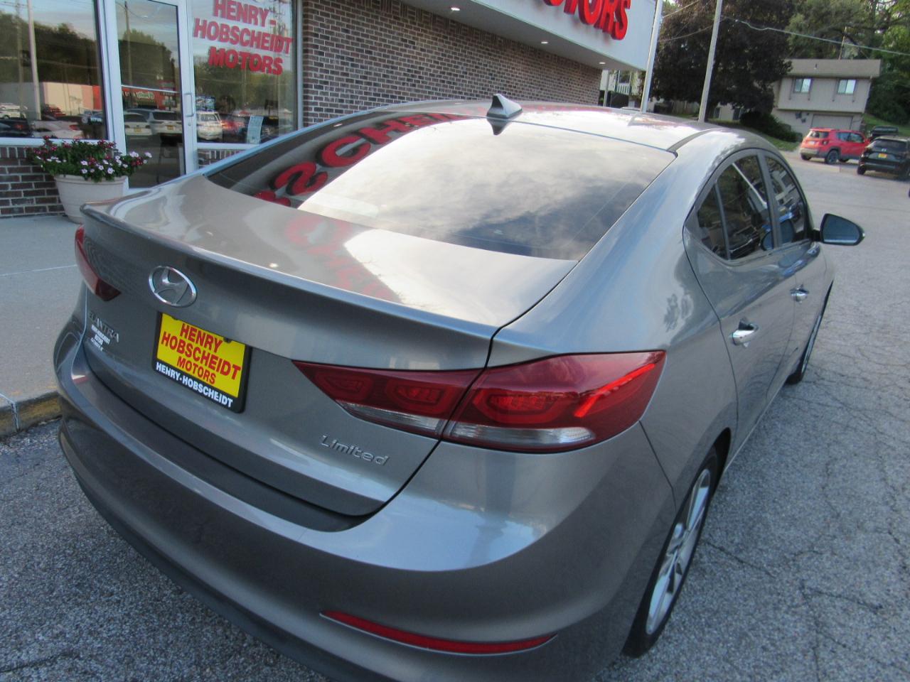 Hyundai Elantra Limited 2.0L Auto (Ulsan) 2017