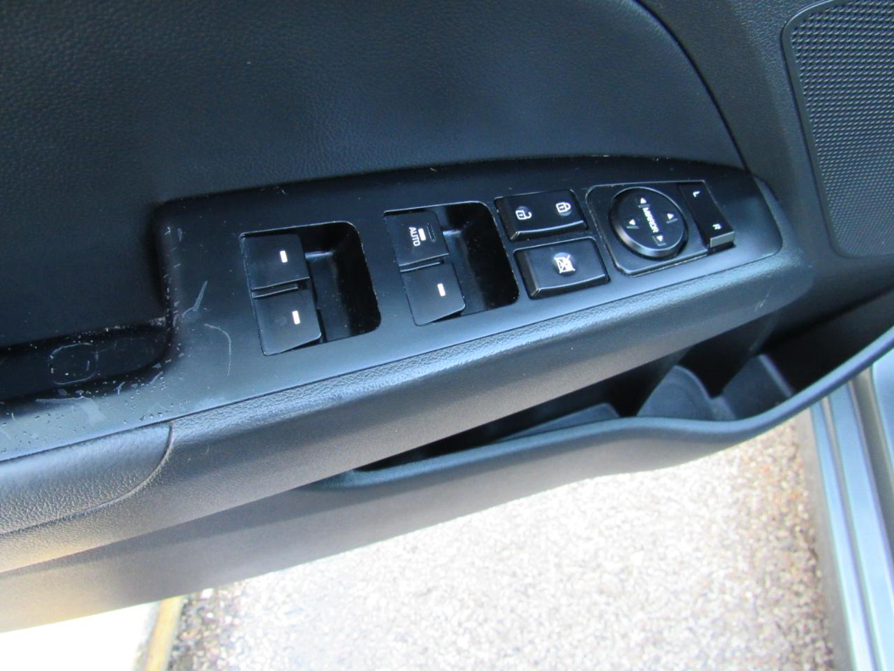 Hyundai Elantra Limited 2.0L Auto (Ulsan) 2017