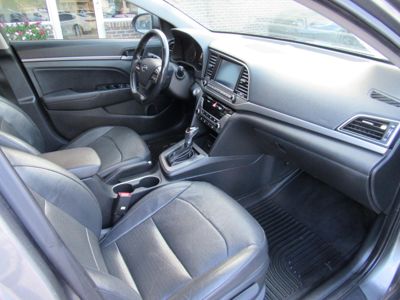 Hyundai Elantra Limited 2.0L Auto (Ulsan) 2017