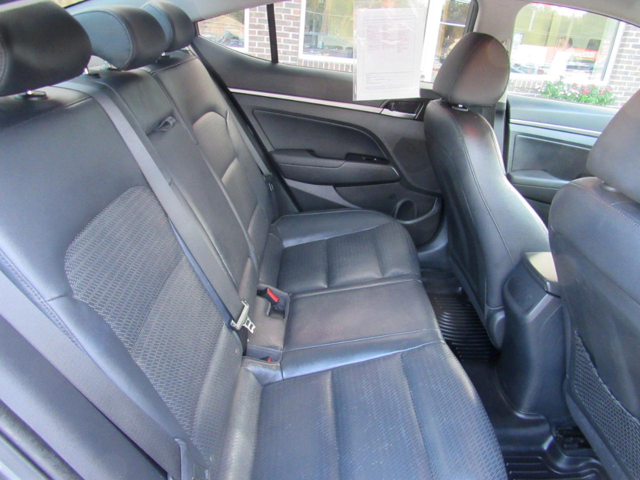 Hyundai Elantra Limited 2.0L Auto (Ulsan) 2017