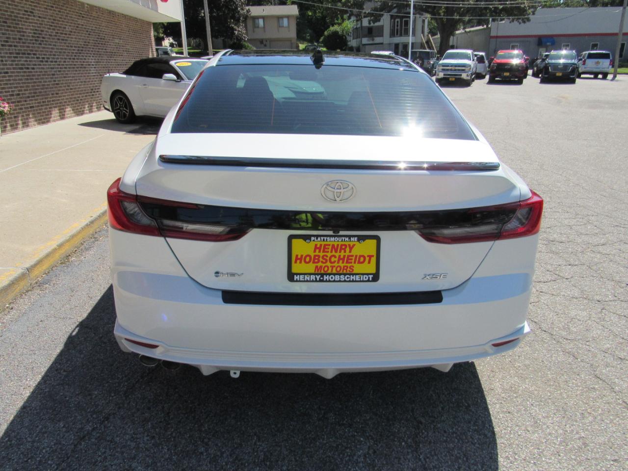 Toyota Camry LE (Natl) 2025