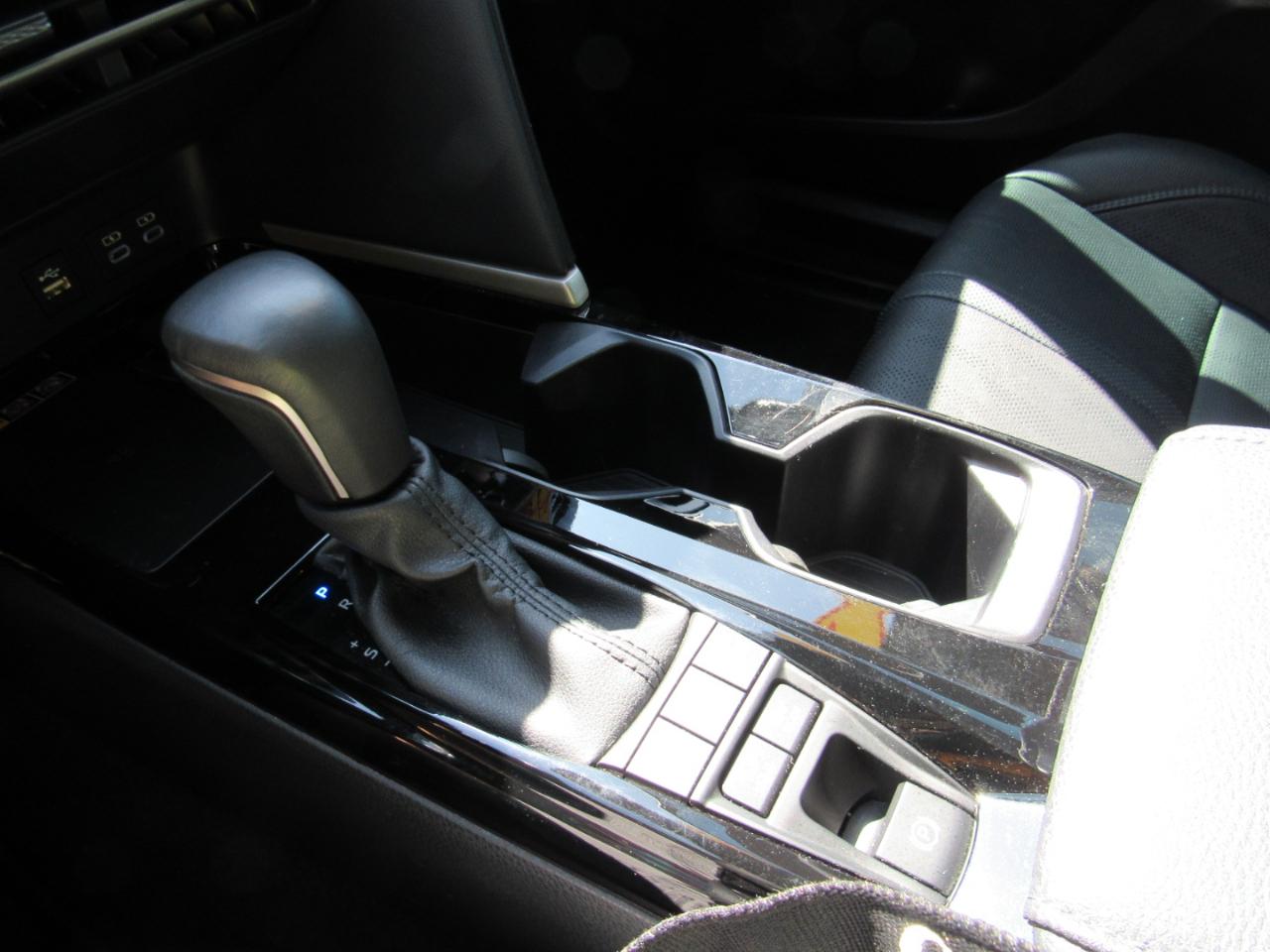 Toyota Camry LE (Natl) 2025