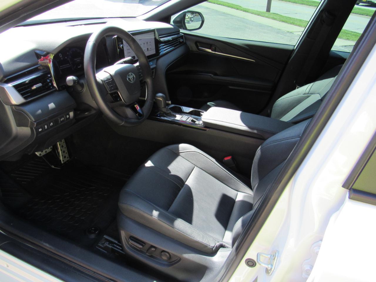 Toyota Camry LE (Natl) 2025