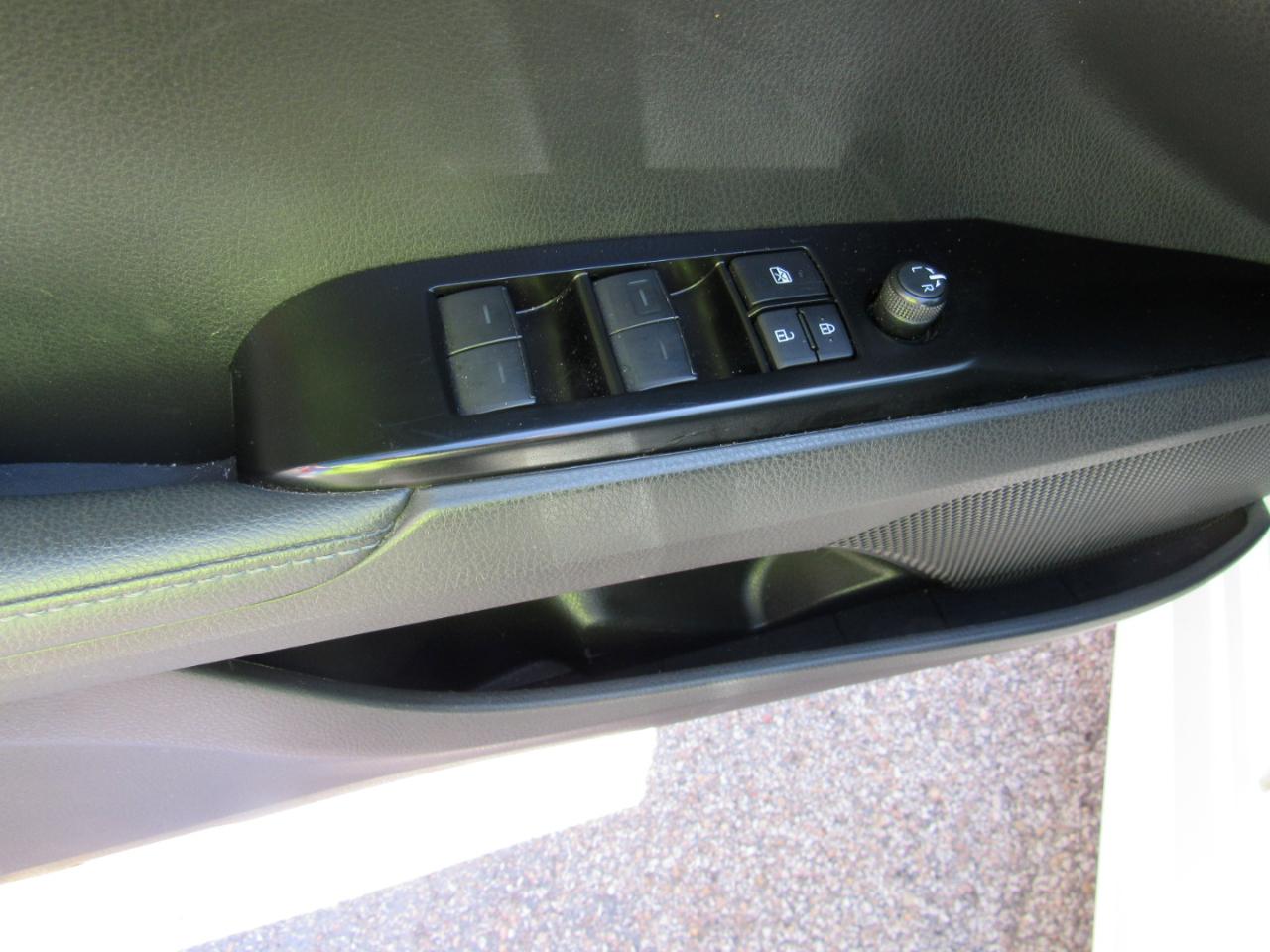 Toyota Camry LE (Natl) 2025