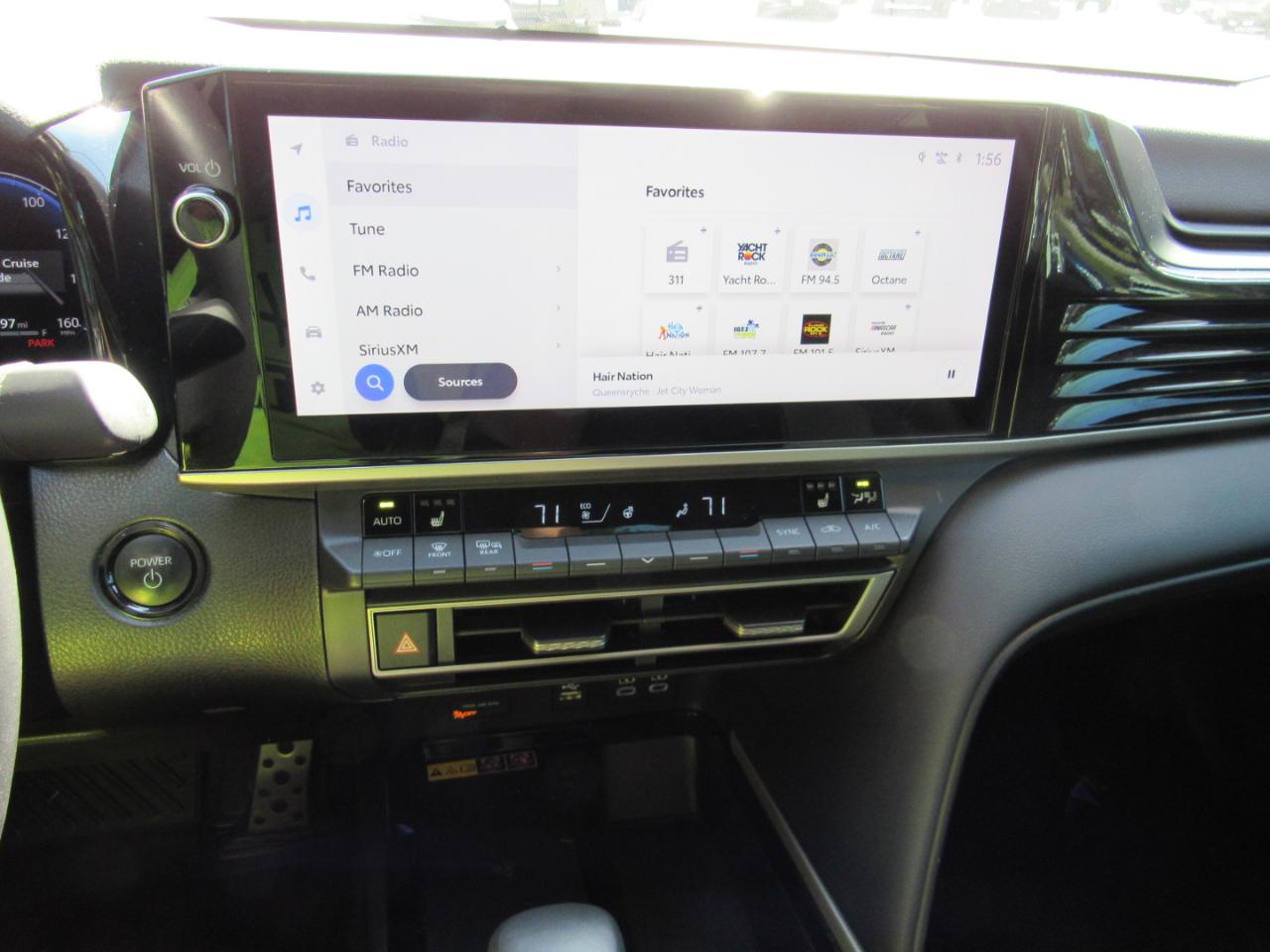 Toyota Camry LE (Natl) 2025
