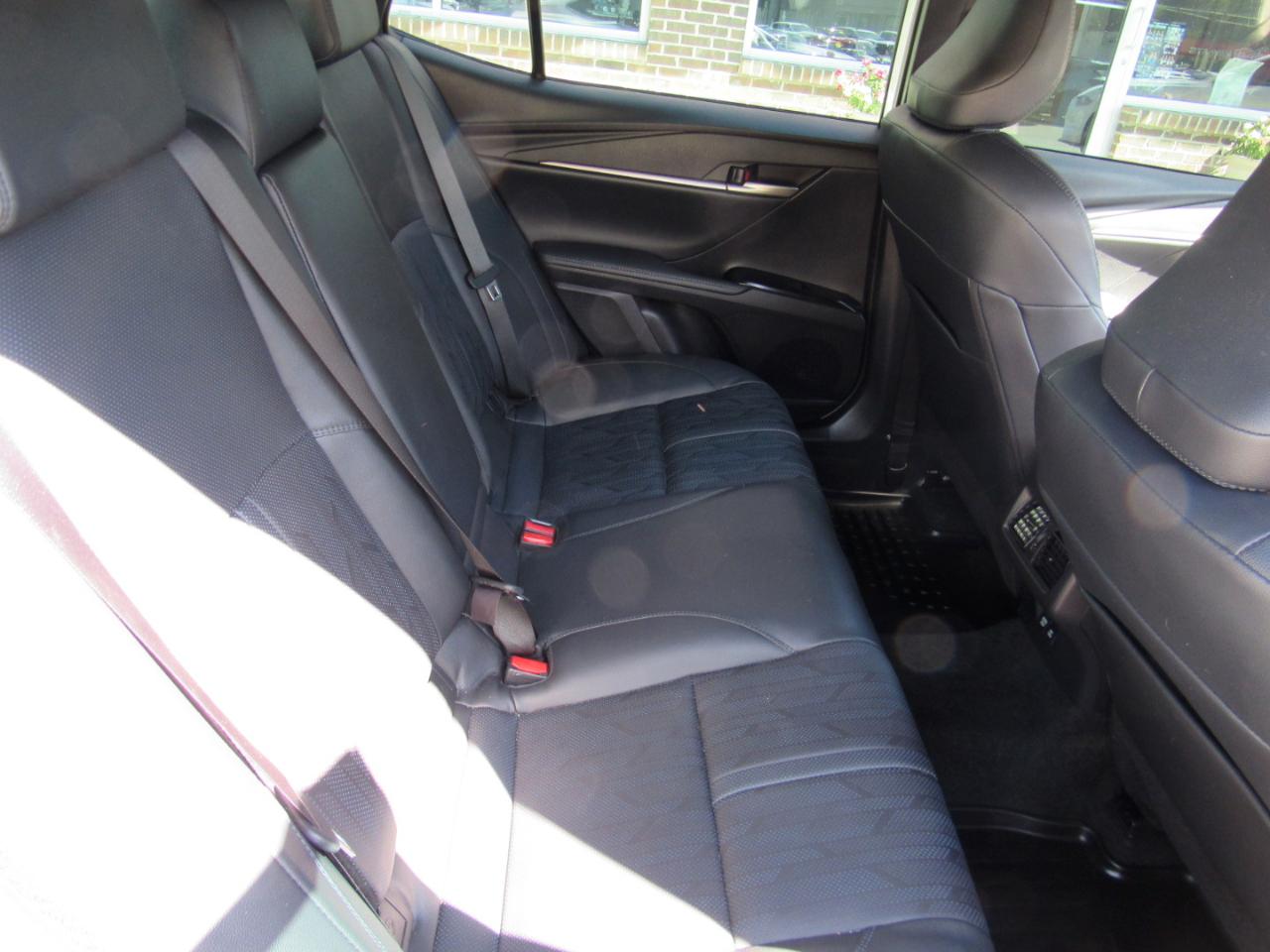 Toyota Camry LE (Natl) 2025