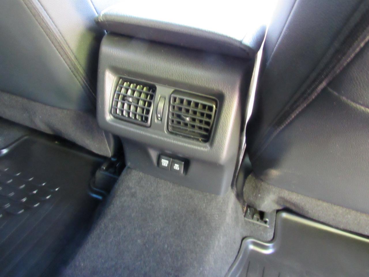 Toyota Camry LE (Natl) 2025