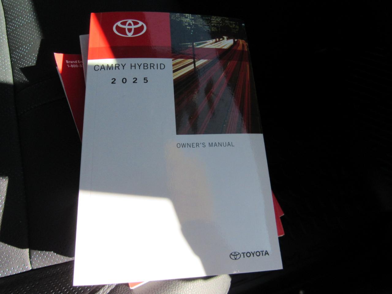 Toyota Camry LE (Natl) 2025