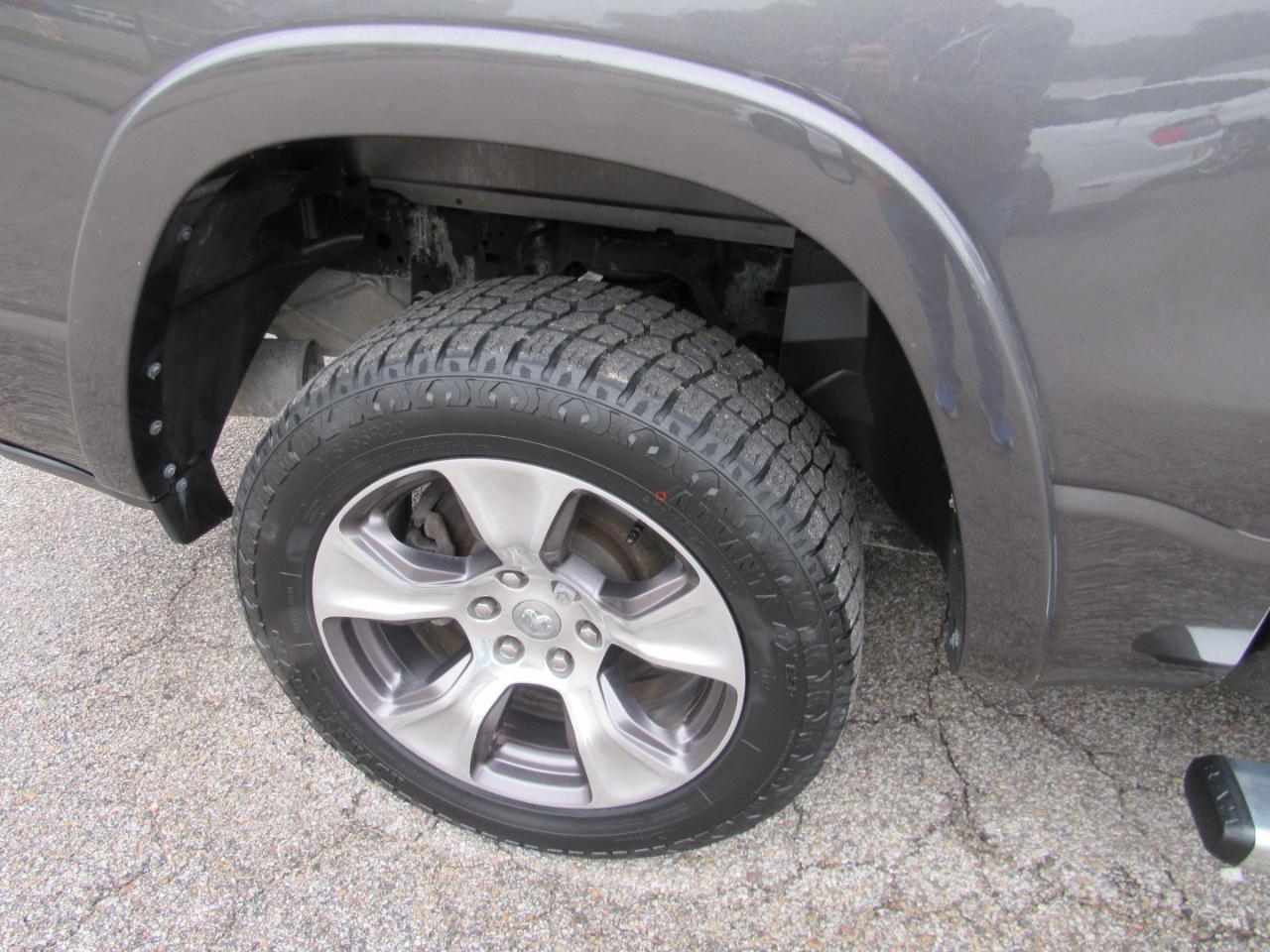 RAM 1500 Laramie Crew Cab 4WD 2021