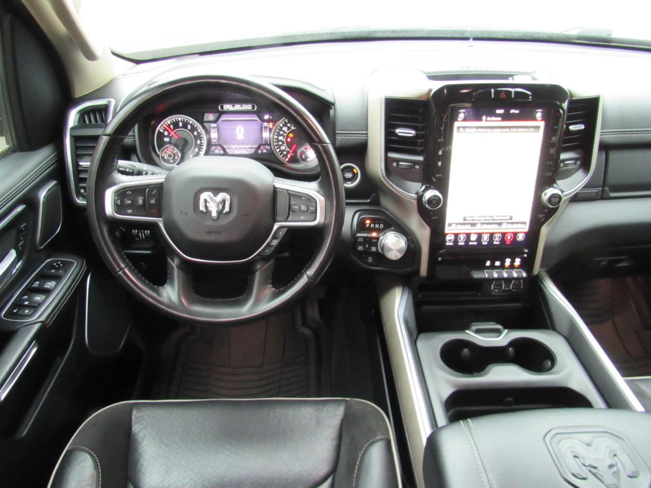 RAM 1500 Laramie Crew Cab 4WD 2021
