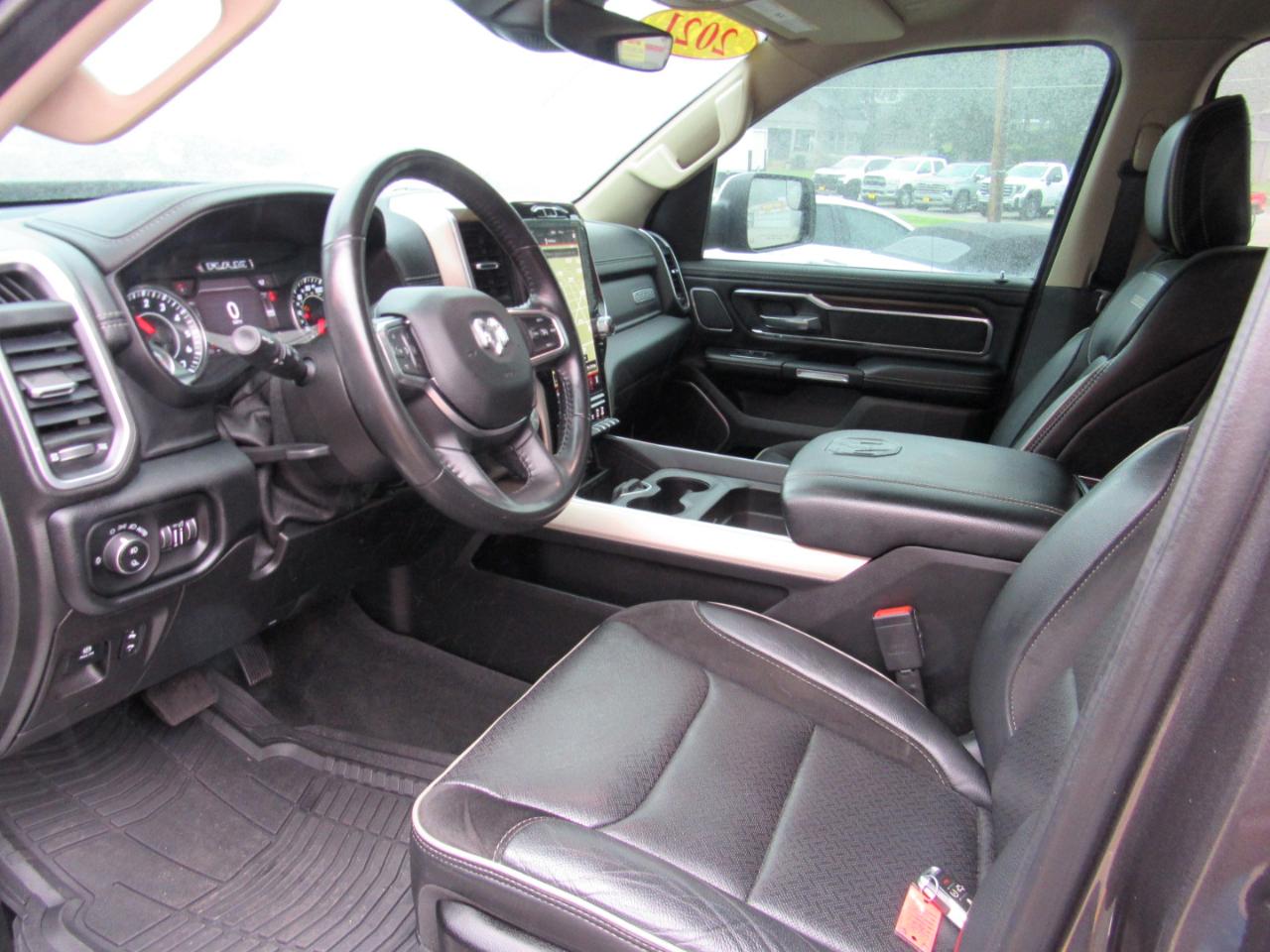 RAM 1500 Laramie Crew Cab 4WD 2021