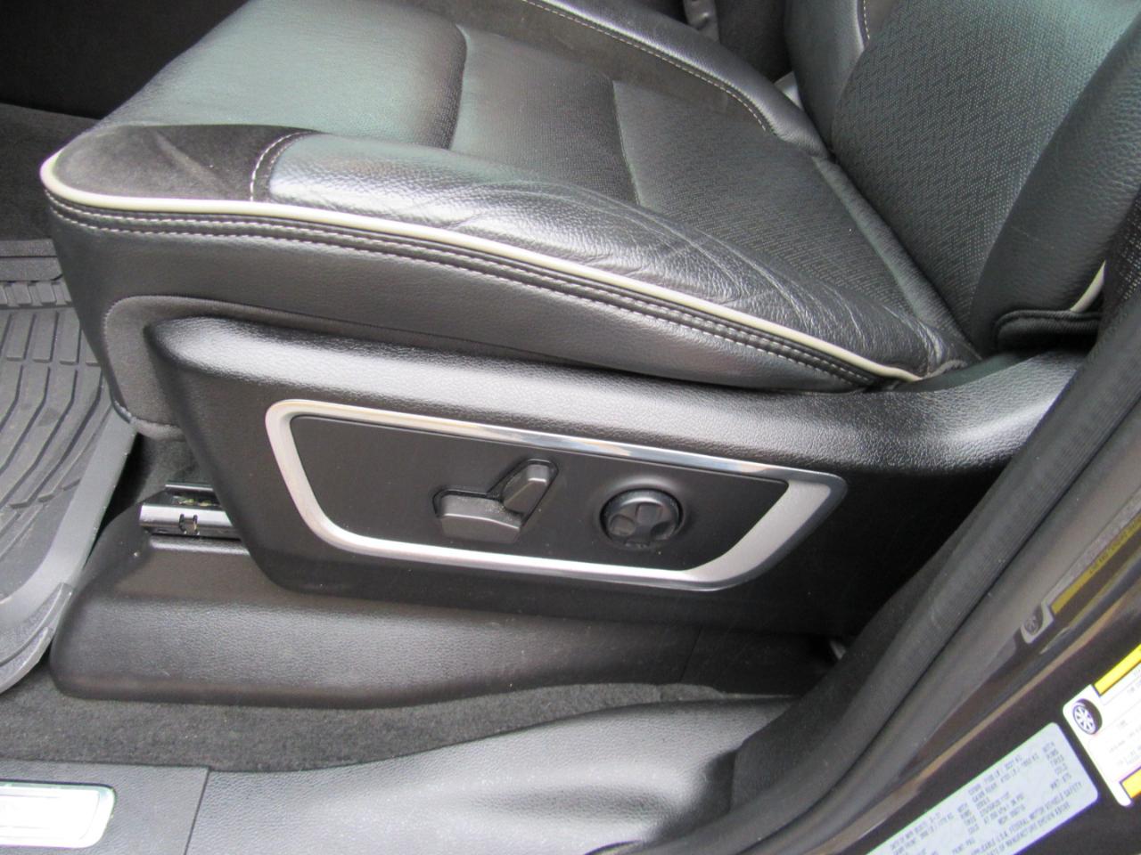 RAM 1500 Laramie Crew Cab 4WD 2021