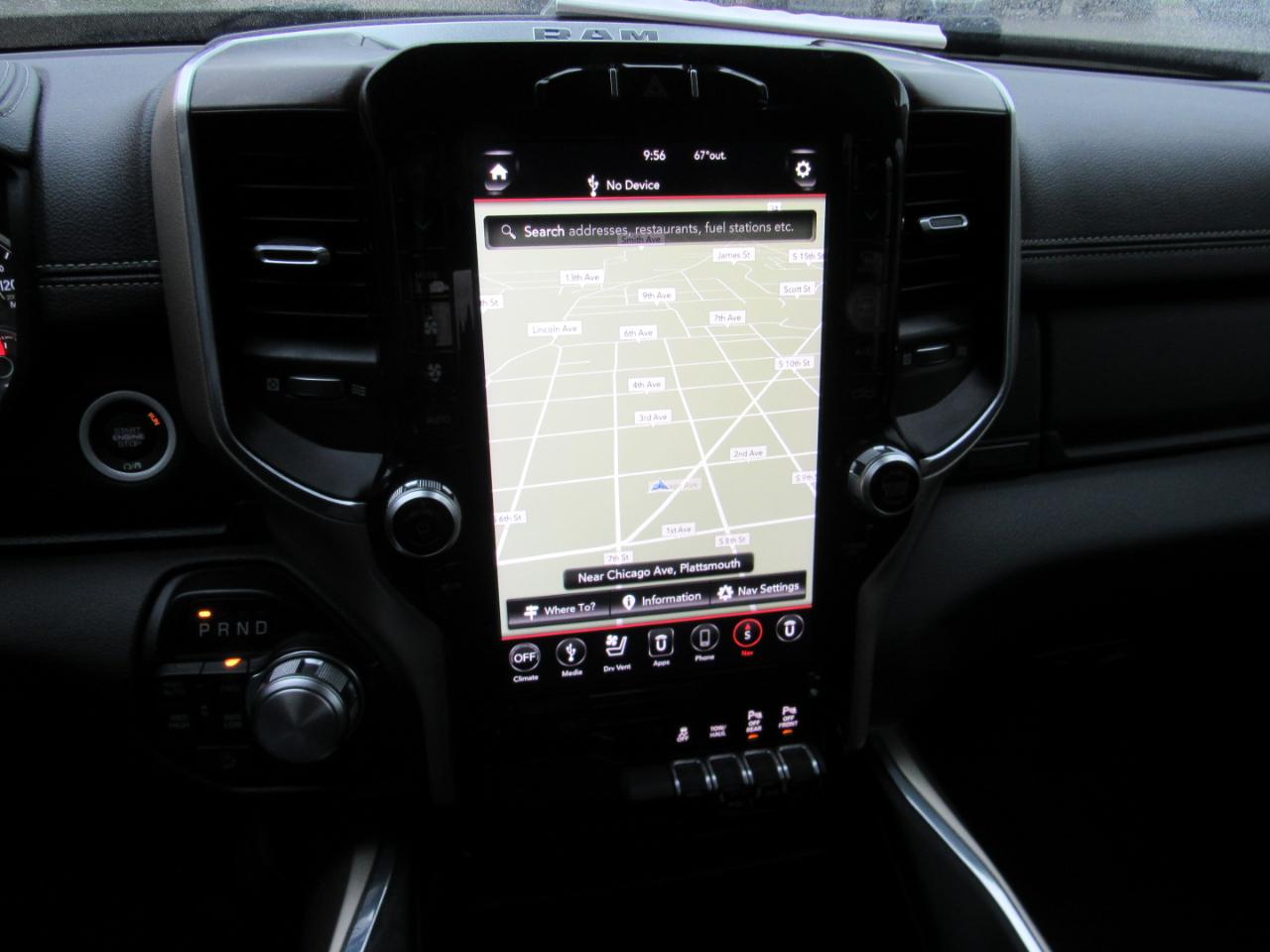 RAM 1500 Laramie Crew Cab 4WD 2021