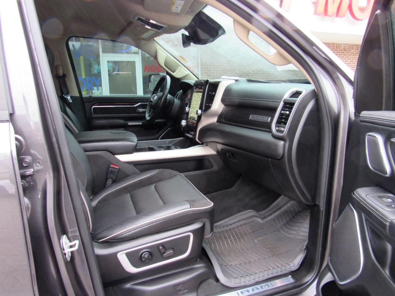RAM 1500 Laramie Crew Cab 4WD 2021