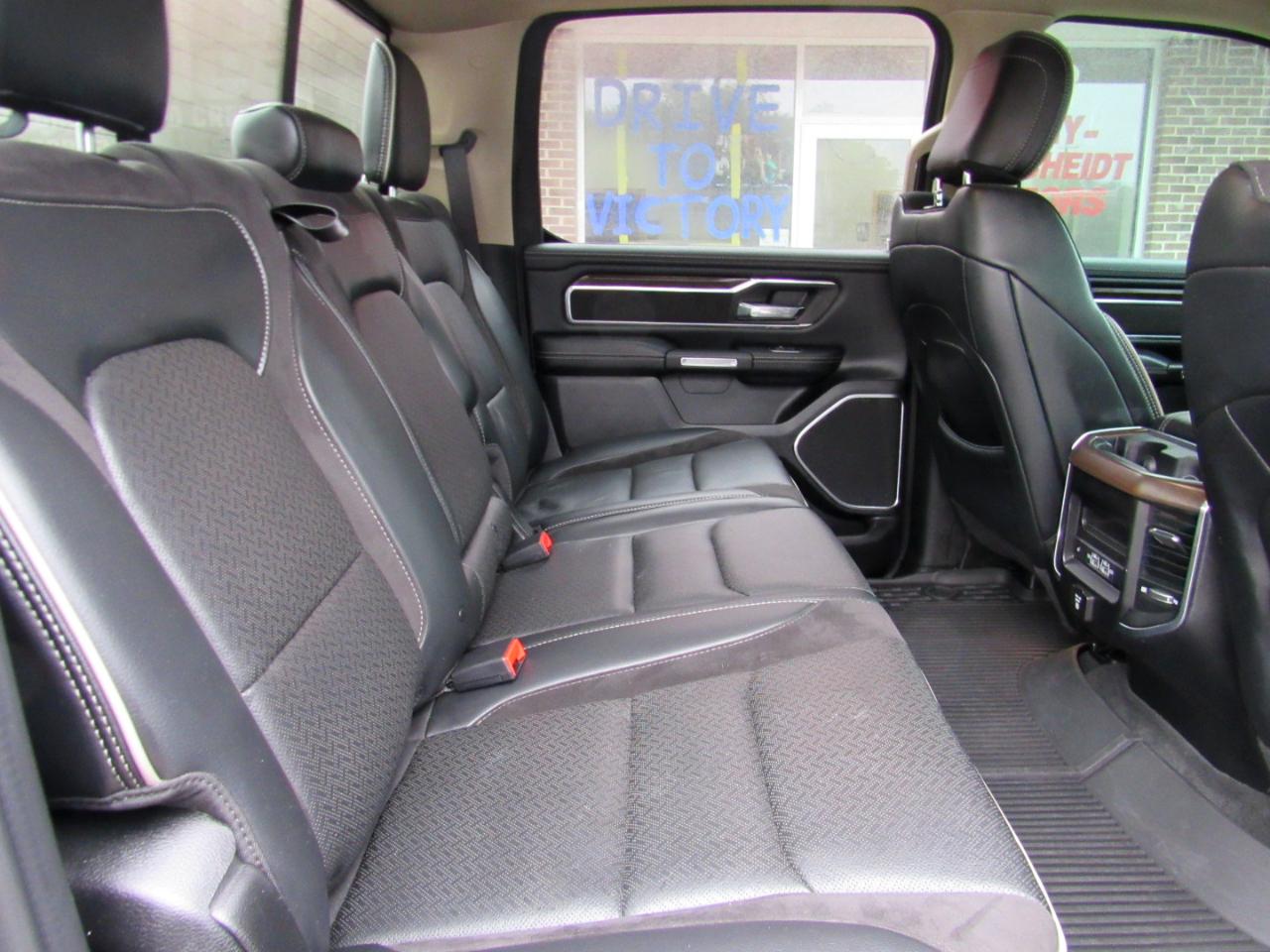RAM 1500 Laramie Crew Cab 4WD 2021