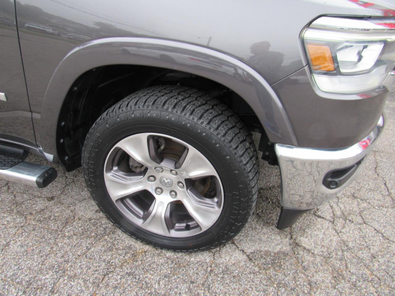 RAM 1500 Laramie Crew Cab 4WD 2021