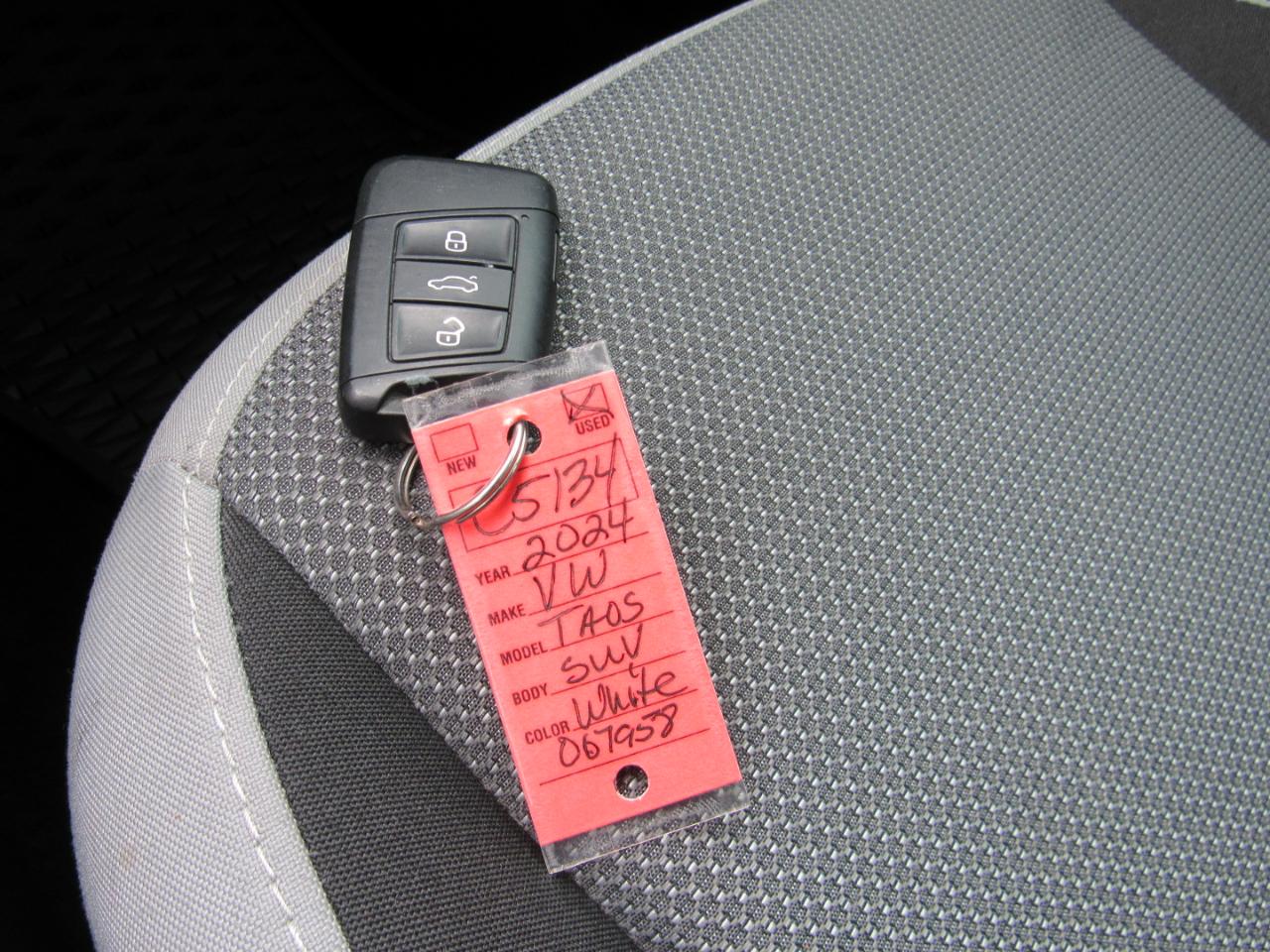 Volkswagen Taos S FWD 2024