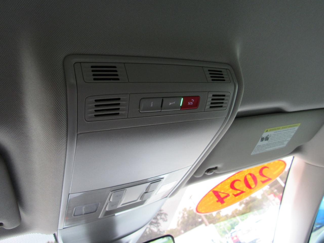 Volkswagen Taos S FWD 2024