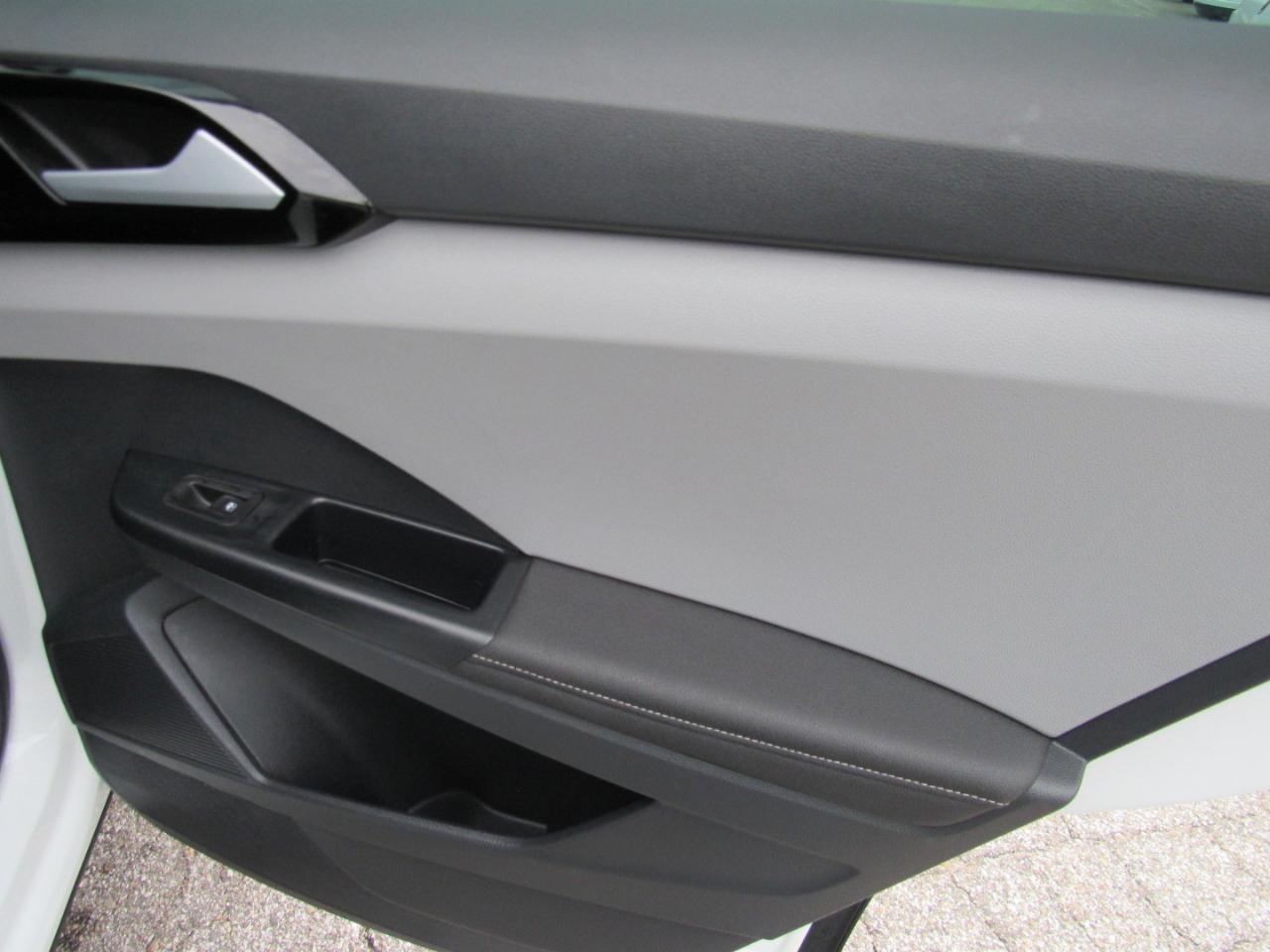 Volkswagen Taos S FWD 2024