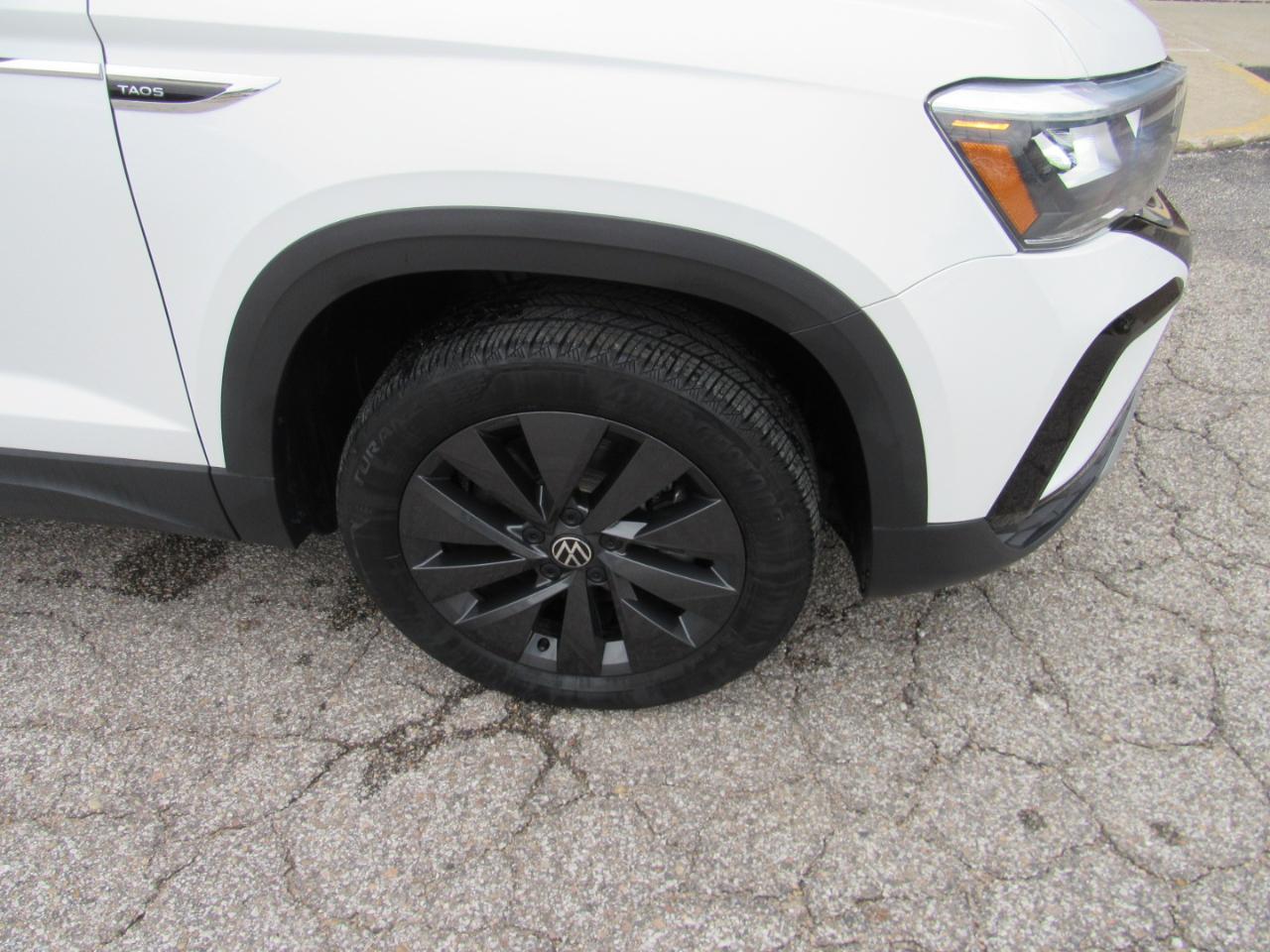 Volkswagen Taos S FWD 2024