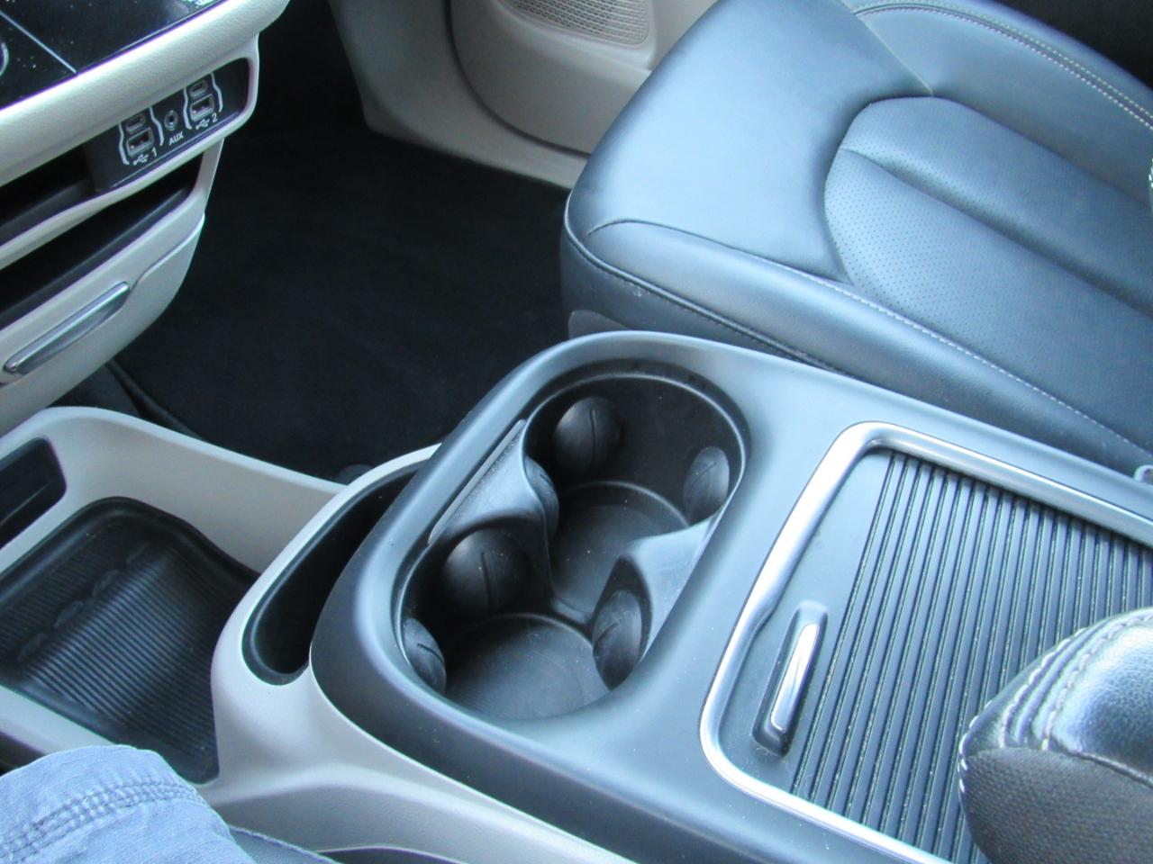 Chrysler Pacifica Touring L FWD 2024
