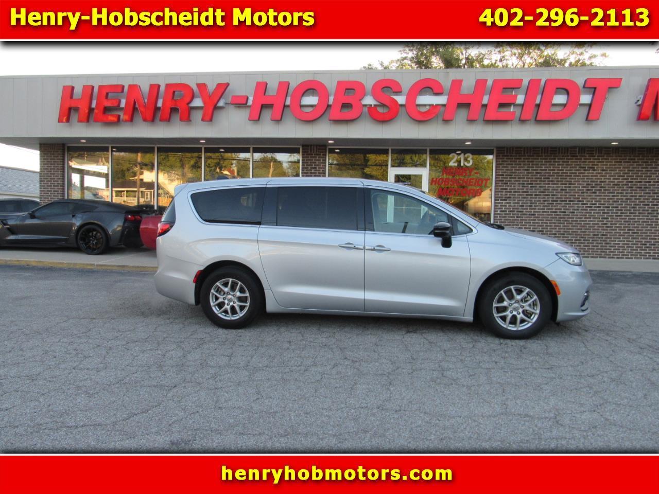 Chrysler Pacifica Touring L FWD 2024