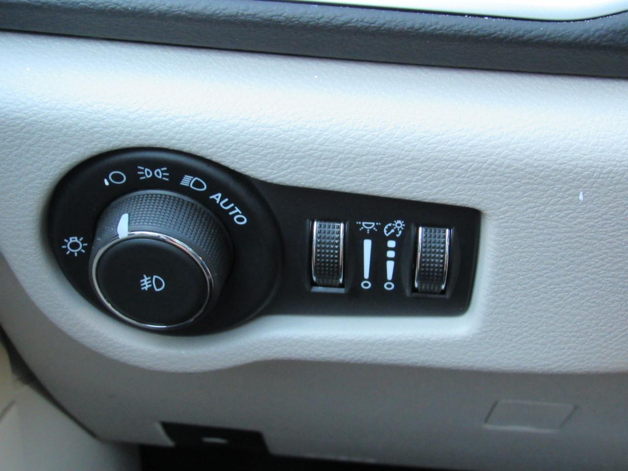 Chrysler Pacifica Touring L FWD 2024