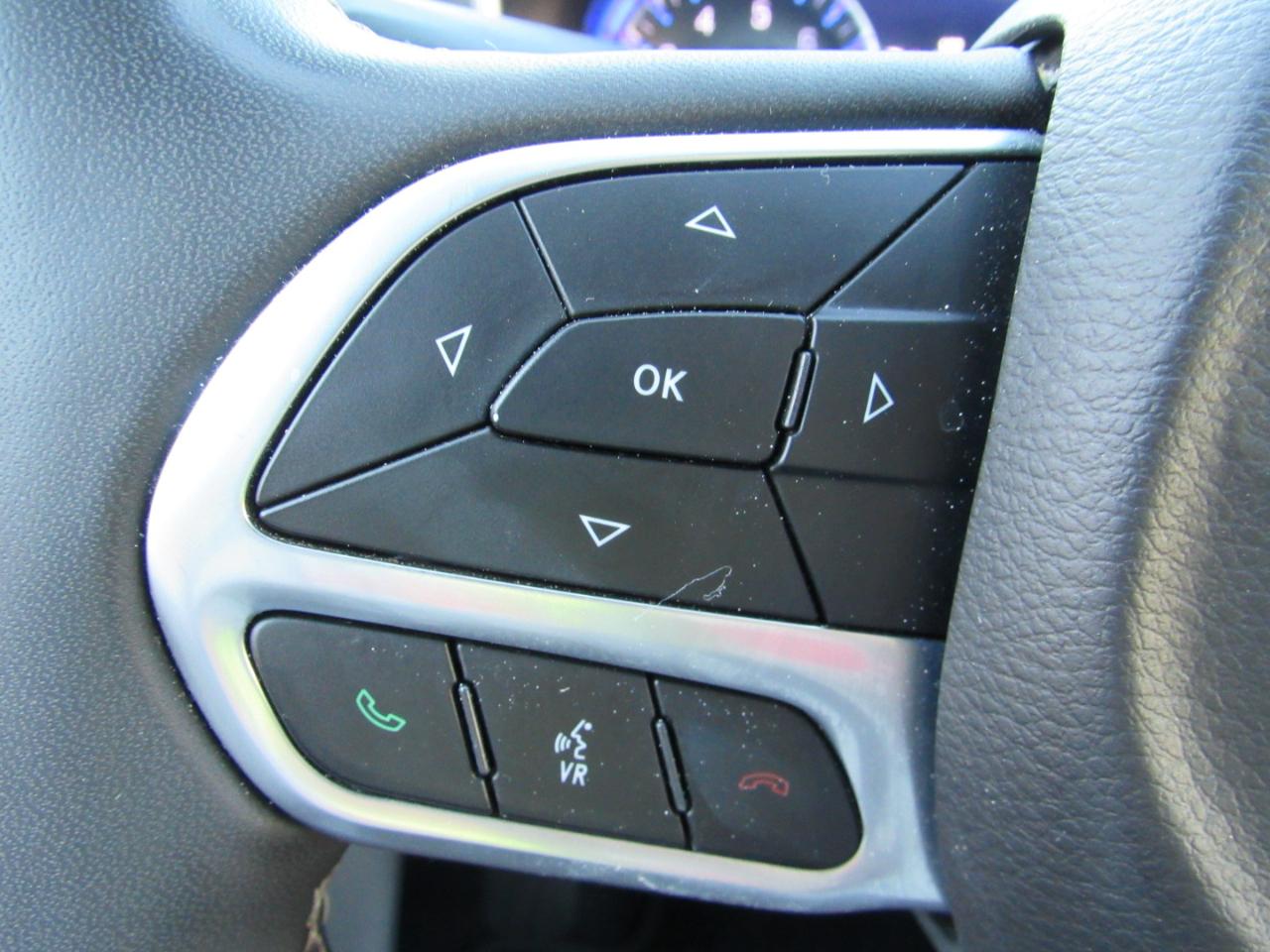 Chrysler Pacifica Touring L FWD 2024