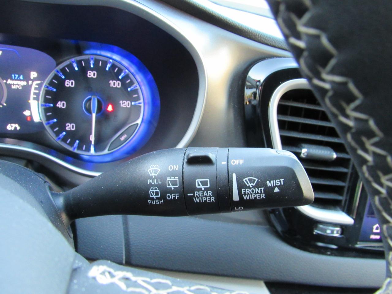 Chrysler Pacifica Touring L FWD 2024