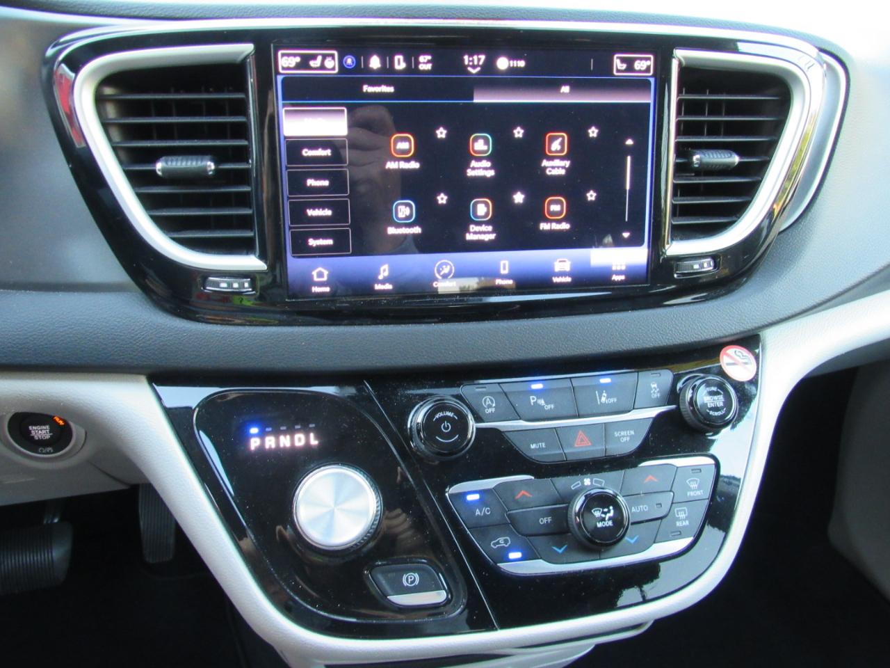 Chrysler Pacifica Touring L FWD 2024