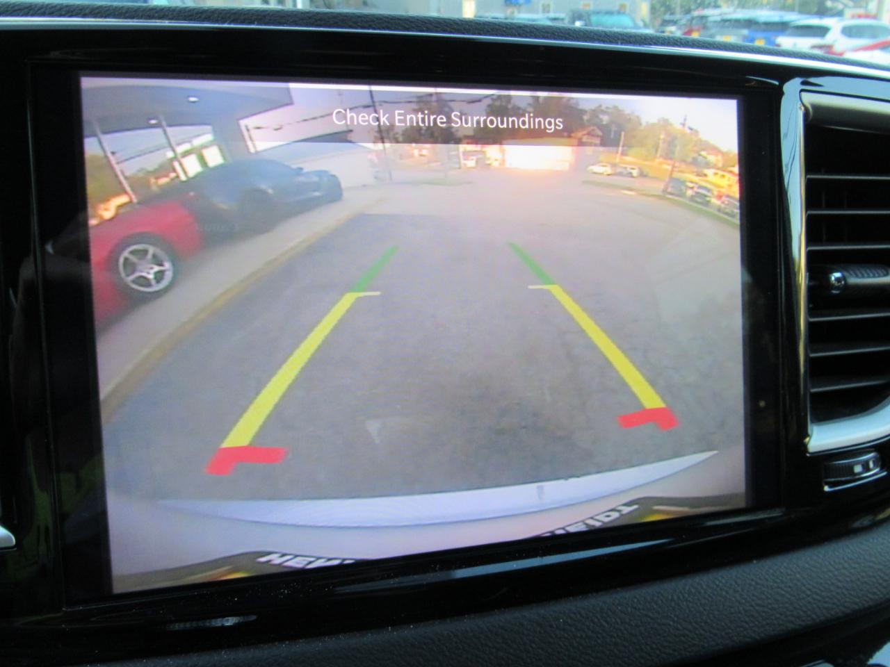 Chrysler Pacifica Touring L FWD 2024