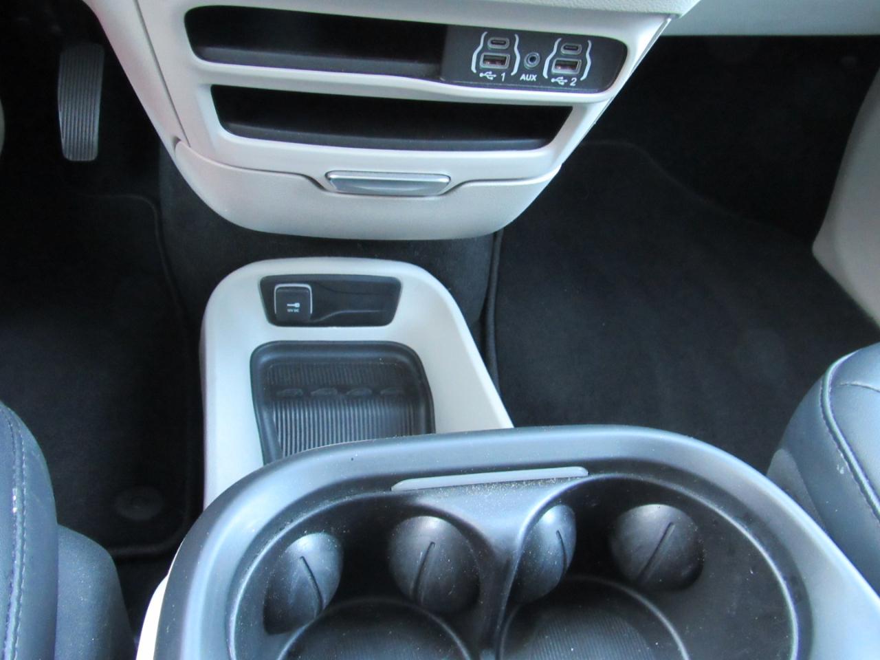 Chrysler Pacifica Touring L FWD 2024