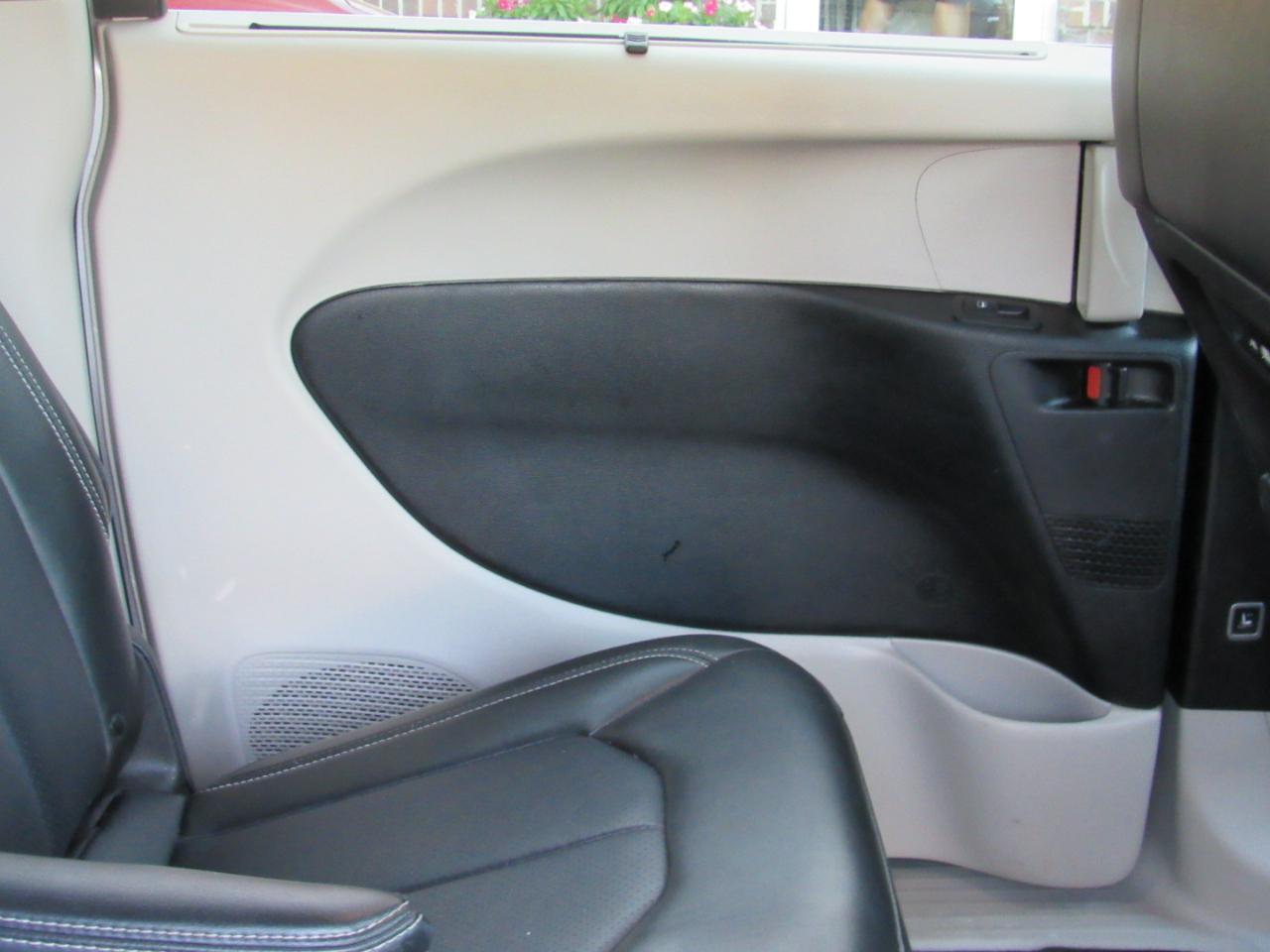 Chrysler Pacifica Touring L FWD 2024