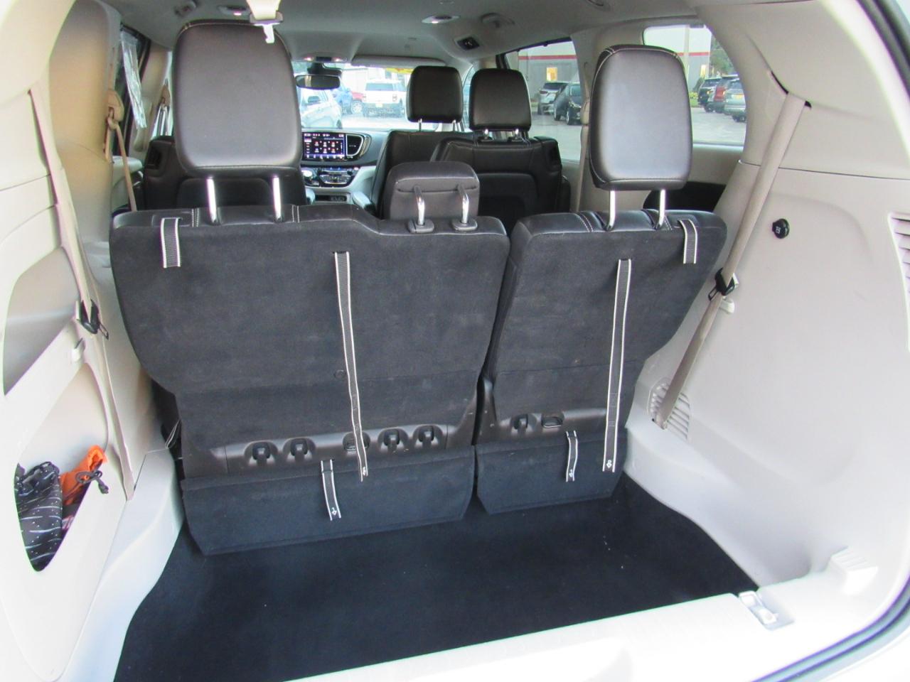 Chrysler Pacifica Touring L FWD 2024