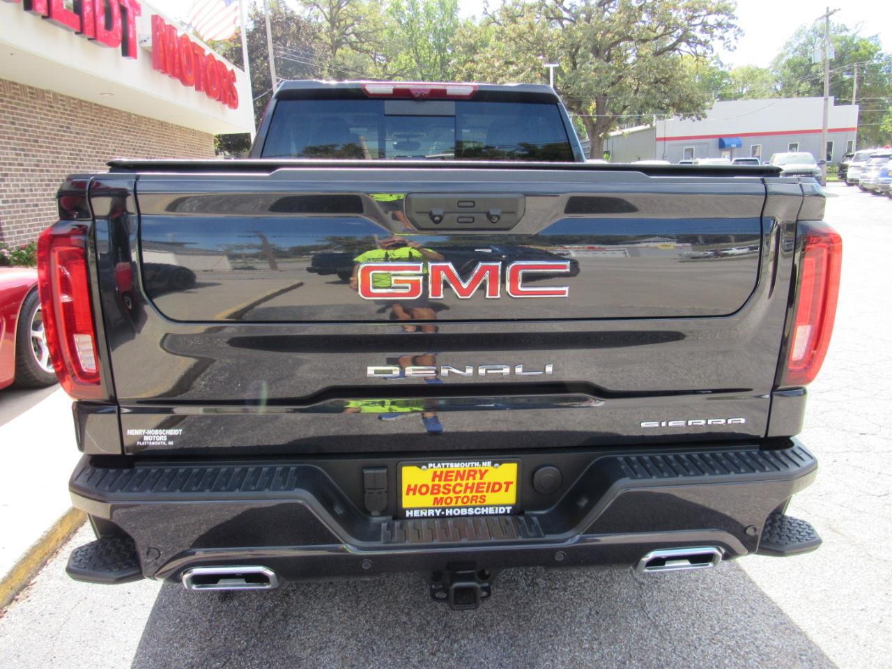 GMC Sierra 1500 Denali Crew Cab 4WD 2026