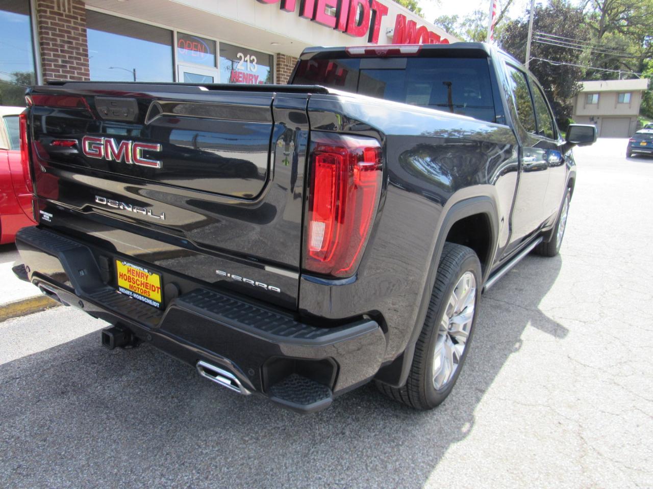 GMC Sierra 1500 Denali Crew Cab 4WD 2026