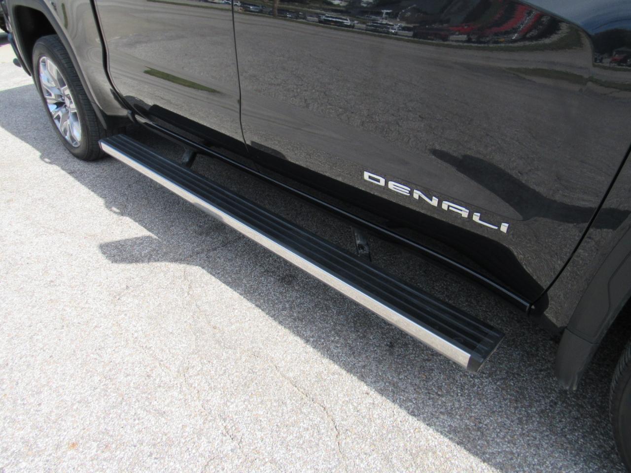 GMC Sierra 1500 Denali Crew Cab 4WD 2026