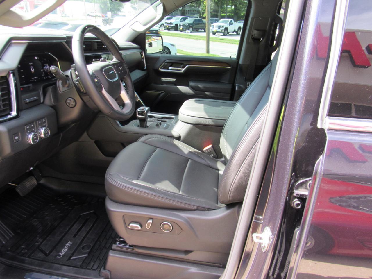 GMC Sierra 1500 Denali Crew Cab 4WD 2026