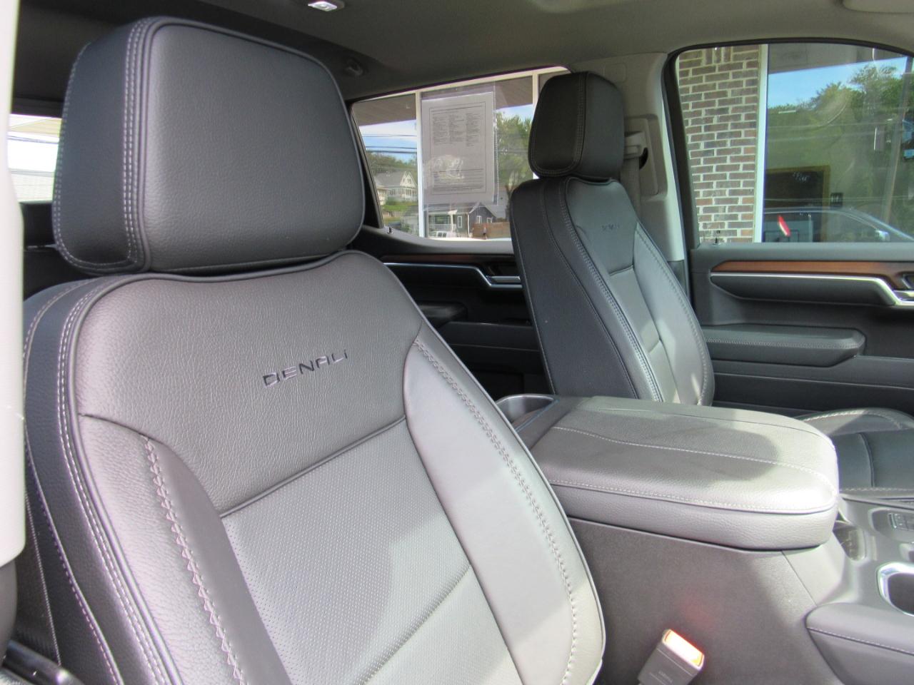 GMC Sierra 1500 Denali Crew Cab 4WD 2026